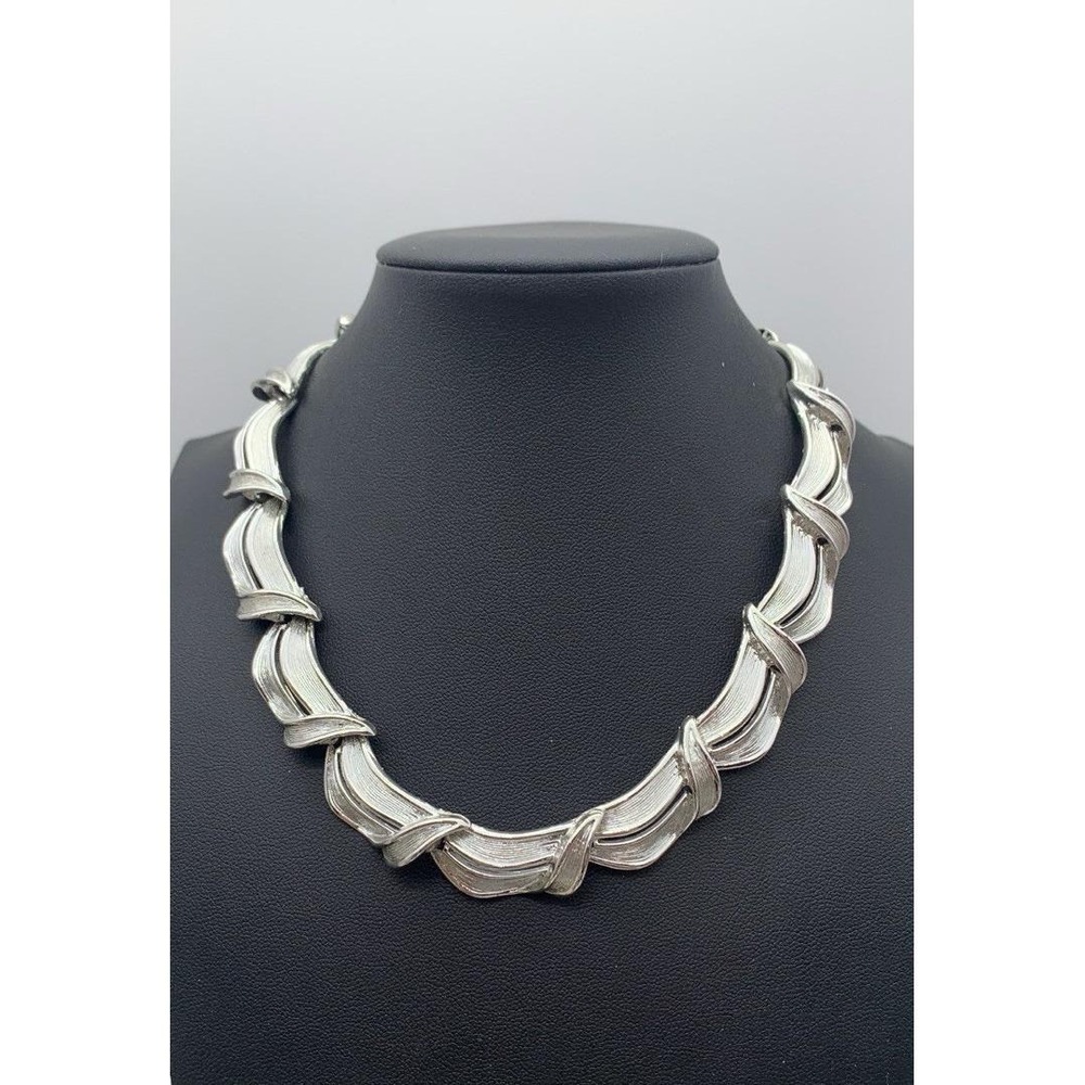 Vintage Lisner Silver Tone Curved Link Choker Necklace 12-16 Inches